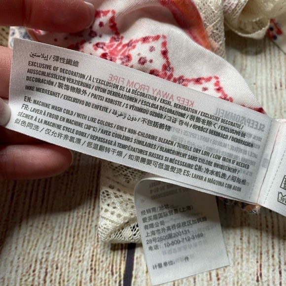 𝅺abercrombie and Fitch Colorful Dainty Camisole Size Large NWT - Picture 5 of 8